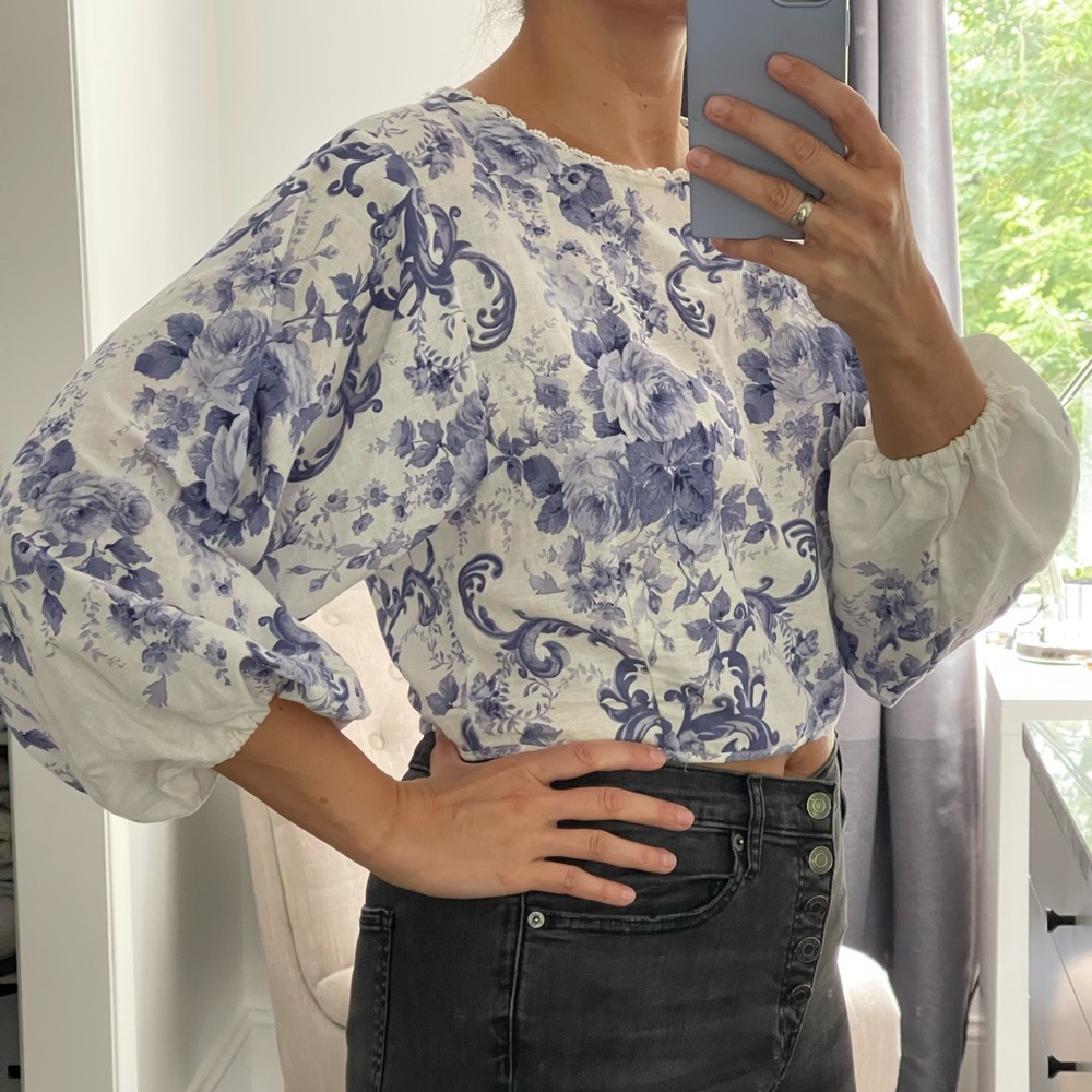 New! Joie Blue Floral Long Sleeve Blouse with Button Down Back size M